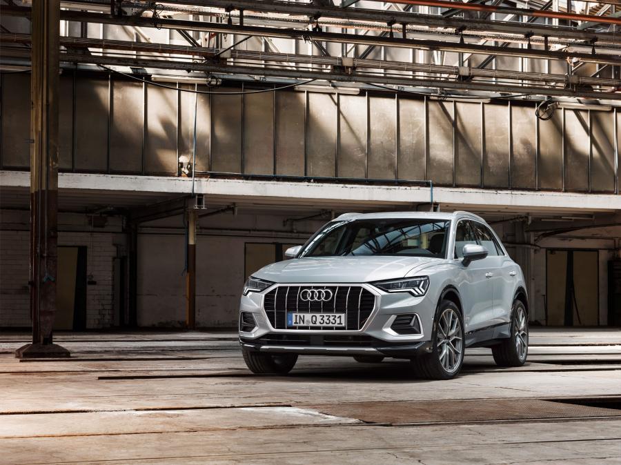  Audi Q3 Advanced 2018 года  (WW) (фото 9 из 46)